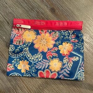 LeSportsac accessory  bag. Never been used